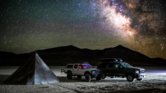 desert camp tipi milky way